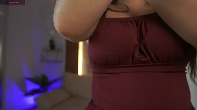 MilaCrave online show from December 20, 2025, 11:35 am