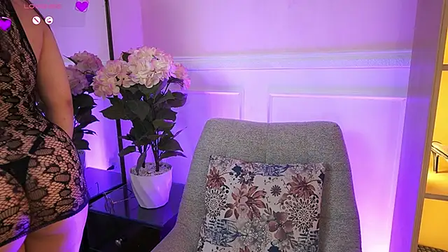 MilaCrave online show from March 12, 2026, 12:09 pm