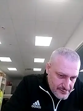 Hisnimin online show from February 4, 2026, 11:44 pm