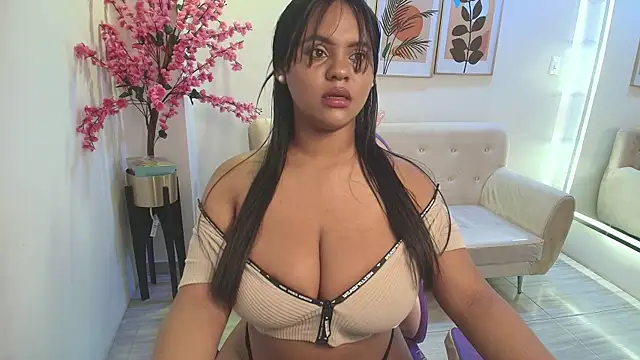 Snapshot of Anie_johnson chatting on November 4, 2025, 6:55 pm Anie johnson online show from November 4, 2025, 6:55 pm