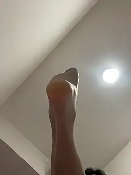 Y2Luvk online show from February 15, 2026, 6:07 pm