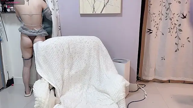 Y2Luvk online show from December 18, 2025, 9:29 pm