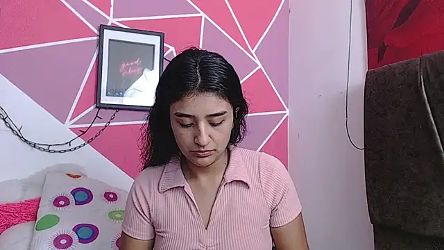 nahomievans20 online show from September 30, 2025, 12:22 pm