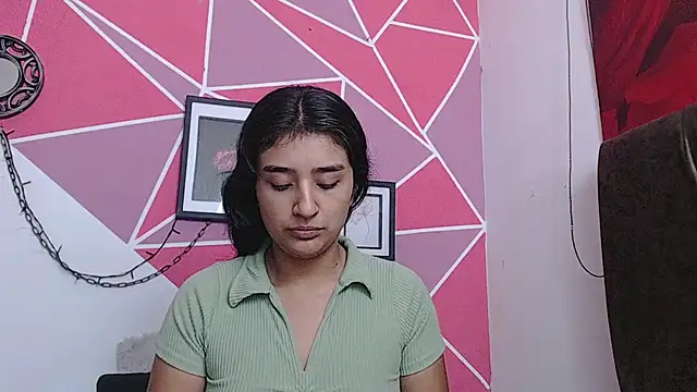 nahomievans20 online show from October 4, 2025, 12:28 pm