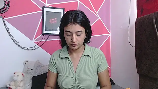 nahomievans20 online show from September 26, 2025, 12:12 pm
