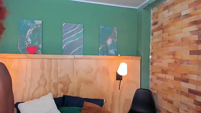 halleylorens online show from October 18, 2025, 7:16 pm