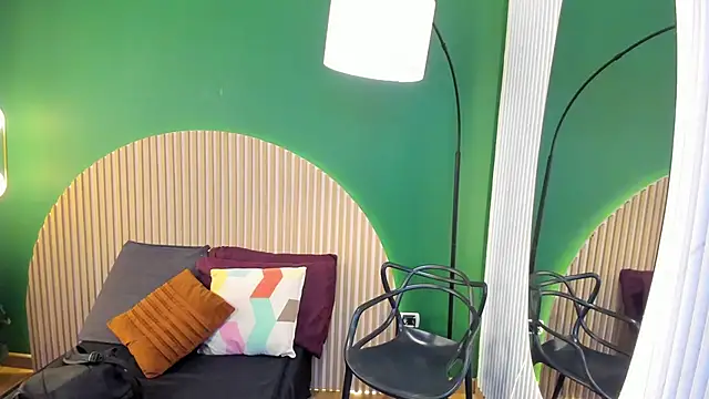 halleylorens online show from November 13, 2025, 7:18 pm