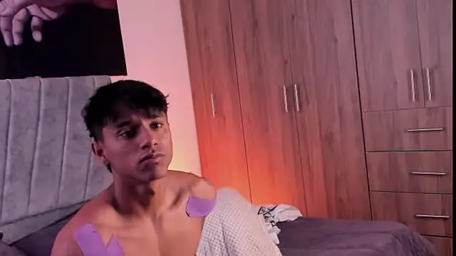 ZYZZ1312 online show from October 13, 2025, 7:37 pm