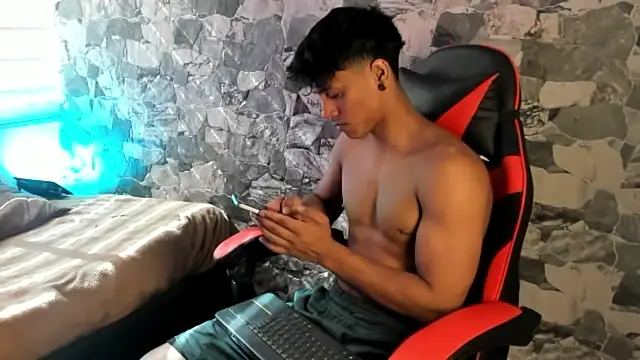 ZYZZ1312 online show from May 26, 2026, 7:56 pm