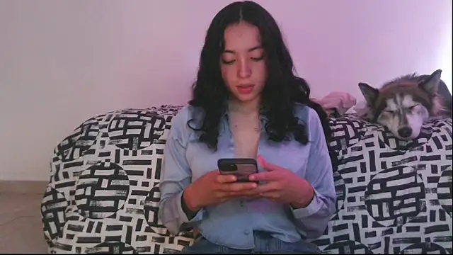 Snapshot of aliceclair_ chatting on October 26, 2025, 7:58 pm aliceclair  online show from October 26, 2025, 7:58 pm