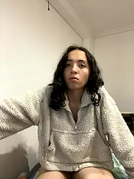 Snapshot of aliceclair_ chatting on October 12, 2025, 6:04 am aliceclair  online show from October 12, 2025, 6:04 am