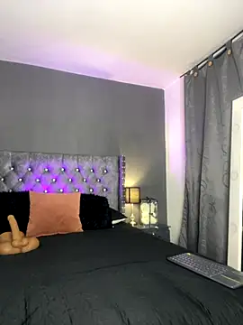 sofii escobar online show from November 28, 2025, 5:51 am