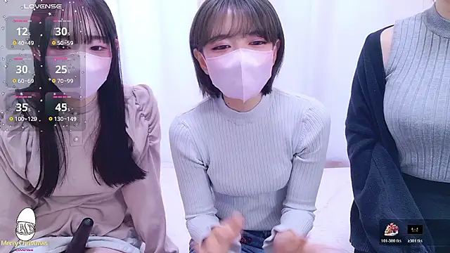 Azusa DoMybest online show from November 1, 2025, 7:02 am