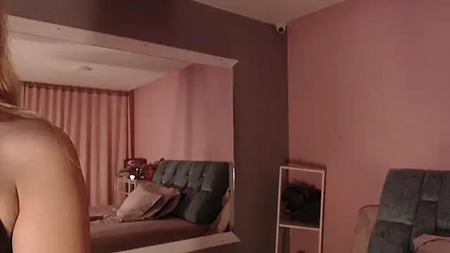 Camila Russoo online show from January 13, 2026, 9:08 pm