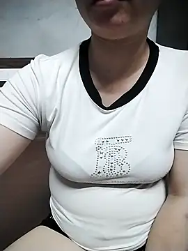 Mie rose online show from April 12, 2026, 1:58 pm