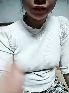 Mie rose online show from March 4, 2026, 1:52 pm