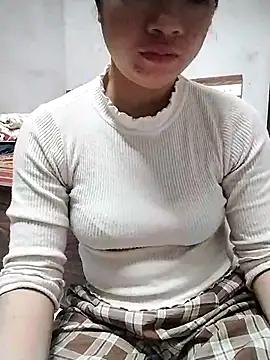 Mie rose online show from October 31, 2025, 1:35 am