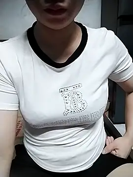 Mie rose online show from October 18, 2025, 1:35 pm