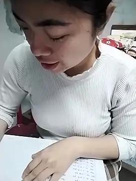 Mie rose online show from December 17, 2025, 1:54 am