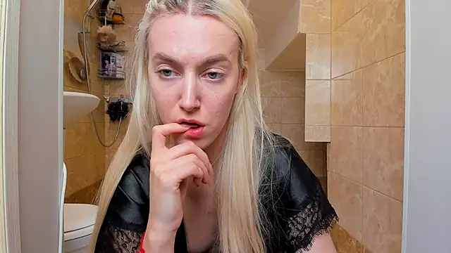 Snapshot of mishapallmer chatting on February 3, 2026, 11:37 am mishapallmer online show from February 3, 2026, 11:37 am