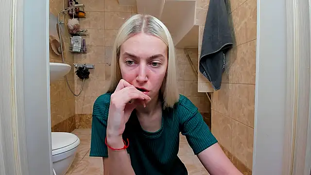 Snapshot of mishapallmer chatting on February 7, 2026, 7:27 am mishapallmer online show from February 7, 2026, 7:27 am