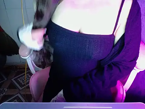 ahoa Tk online show from November 18, 2025, 2:16 am