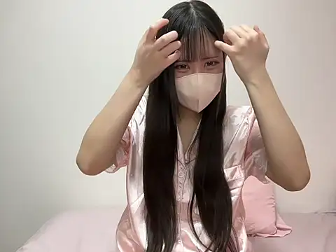 noa uxu online show from November 6, 2025, 3:10 am