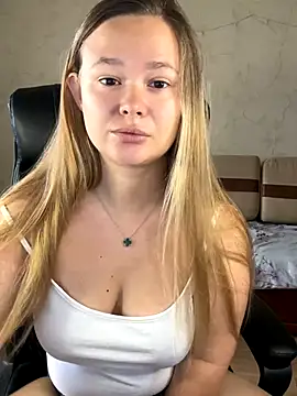 Snapshot of CaramelleSugar_ chatting on October 8, 2025, 7:10 am CaramelleSugar online show from October 8, 2025, 7:10 am