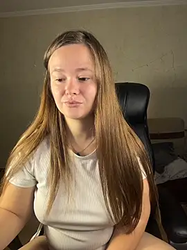 Snapshot of CaramelleSugar_ chatting on November 16, 2025, 5:39 pm CaramelleSugar online show from November 16, 2025, 5:39 pm