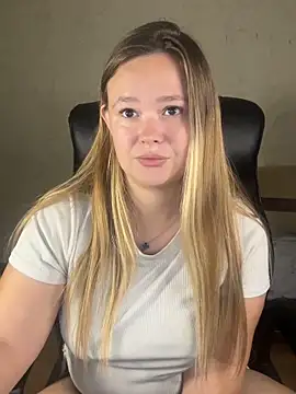 Snapshot of CaramelleSugar_ chatting on October 12, 2025, 4:30 pm CaramelleSugar online show from October 12, 2025, 4:30 pm