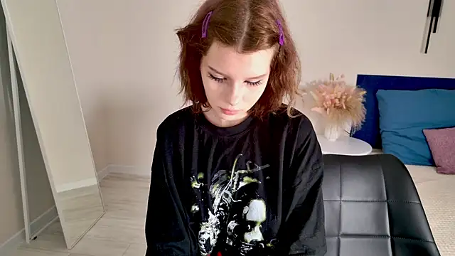 Bonnie And C1yde online show from November 26, 2025, 5:13 pm