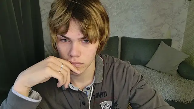 Bonnie And C1yde online show from April 15, 2026, 5:13 am