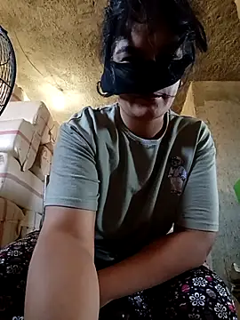 ezgi2545 online show from October 14, 2025, 7:42 am