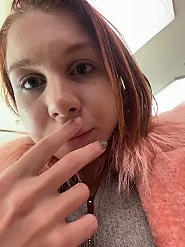 Snapshot of RosieSecret chatting on November 9, 2025, 8:07 am RosieSecret online show from November 9, 2025, 8:07 am