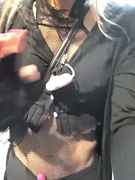 pink-mai online show from November 18, 2025, 6:39 am