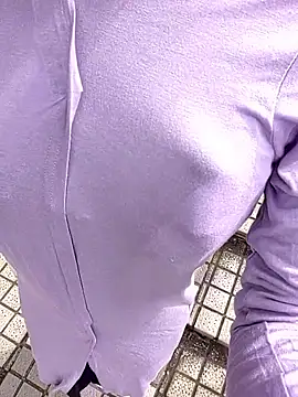 pink-mai online show from April 19, 2026, 12:33 am