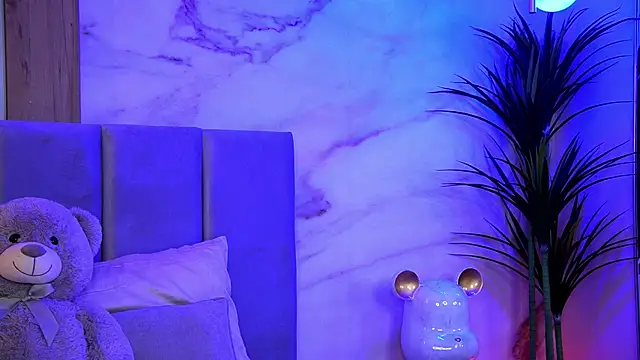 EllyLynn online show from October 15, 2025, 7:33 pm