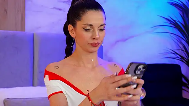 EllyLynn online show from March 1, 2026, 8:09 pm