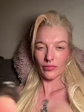 lovecassyrose online show from February 16, 2026, 9:34 pm