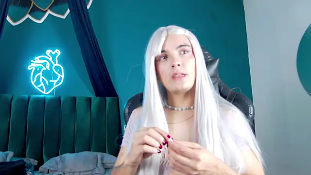 TylerJhonson online show from September 23, 2025, 1:07 pm