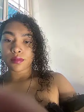 Snapshot of SophieD chatting on December 20, 2025, 12:19 pm SophieD online show from December 20, 2025, 12:19 pm