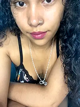 Snapshot of SophieD chatting on December 2, 2025, 1:46 pm SophieD online show from December 2, 2025, 1:46 pm