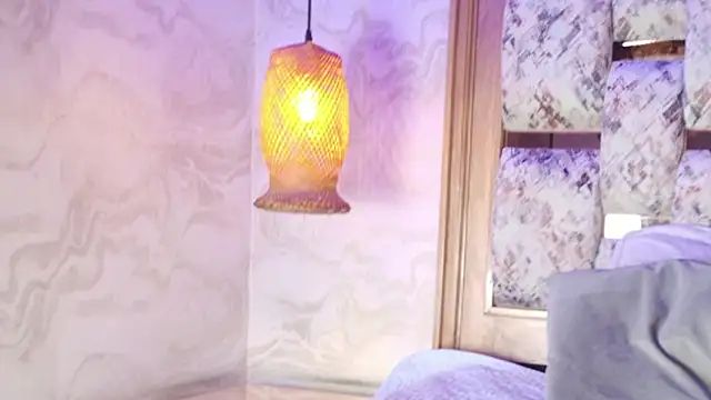 julyana mendez online show from November 12, 2025, 7:29 pm