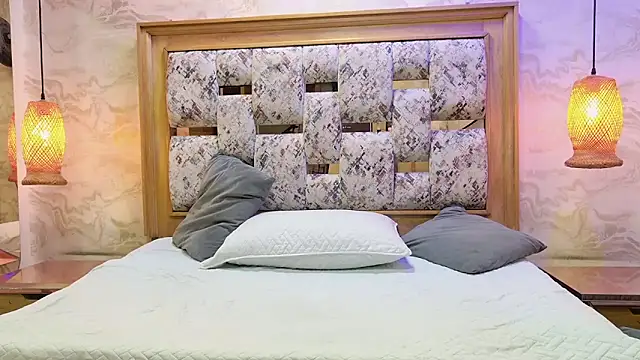 julyana mendez online show from October 12, 2025, 7:37 pm