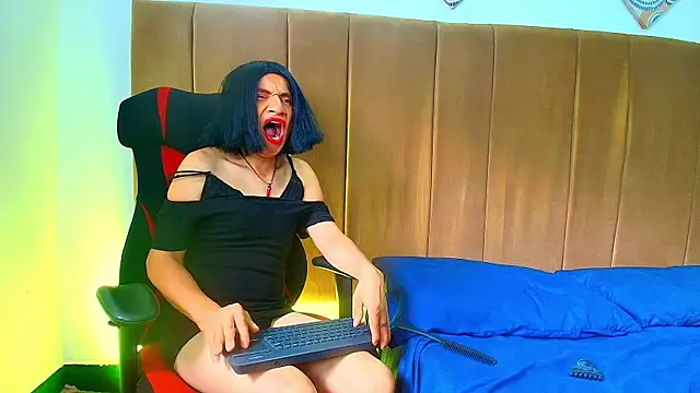 Snapshot of DaddyPoweer chatting on September 17, 2025, 8:00 pm DaddyPoweer online show from September 17, 2025, 8:00 pm