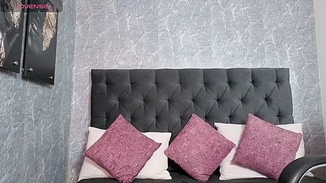 orion  smith online show from April 16, 2026, 9:39 pm