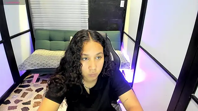 Noahsmitth  online show from September 30, 2025, 4:07 am