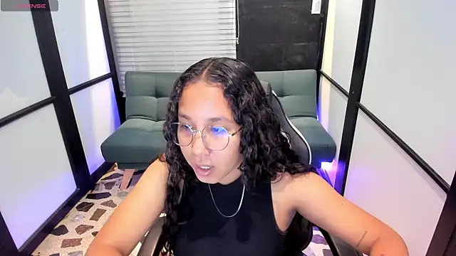 Noahsmitth  online show from September 30, 2025, 7:53 pm