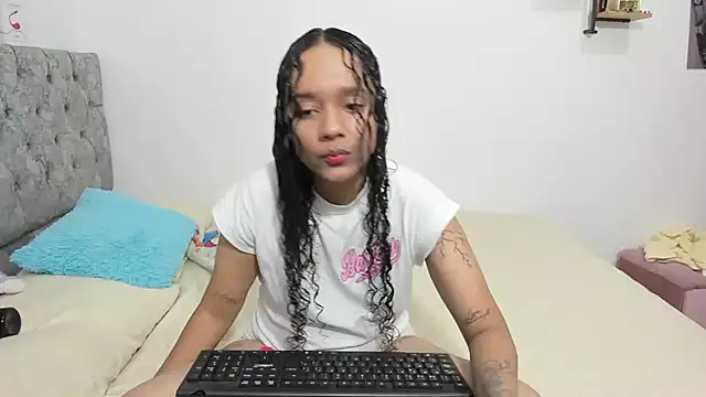 nay and aleja1 online show from December 15, 2025, 2:06 am