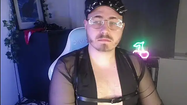Snapshot of FabianKinky chatting on September 24, 2025, 8:48 pm FabianKinky online show from September 24, 2025, 8:48 pm